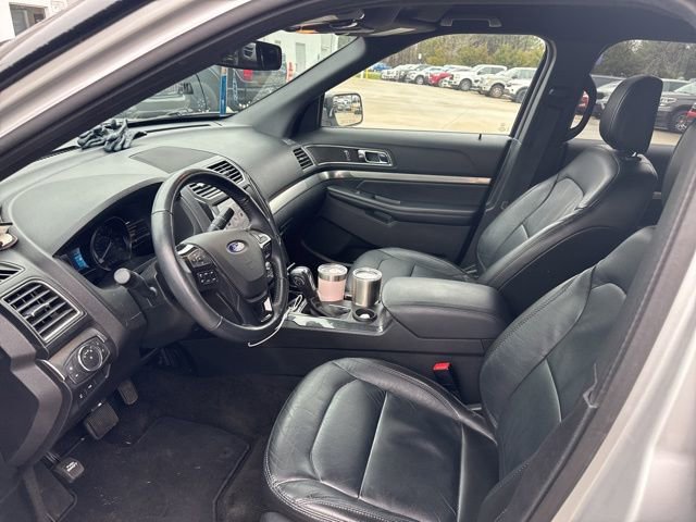 Used 2018 Ford Explorer XLT w/ Equipment Group 202A image 20