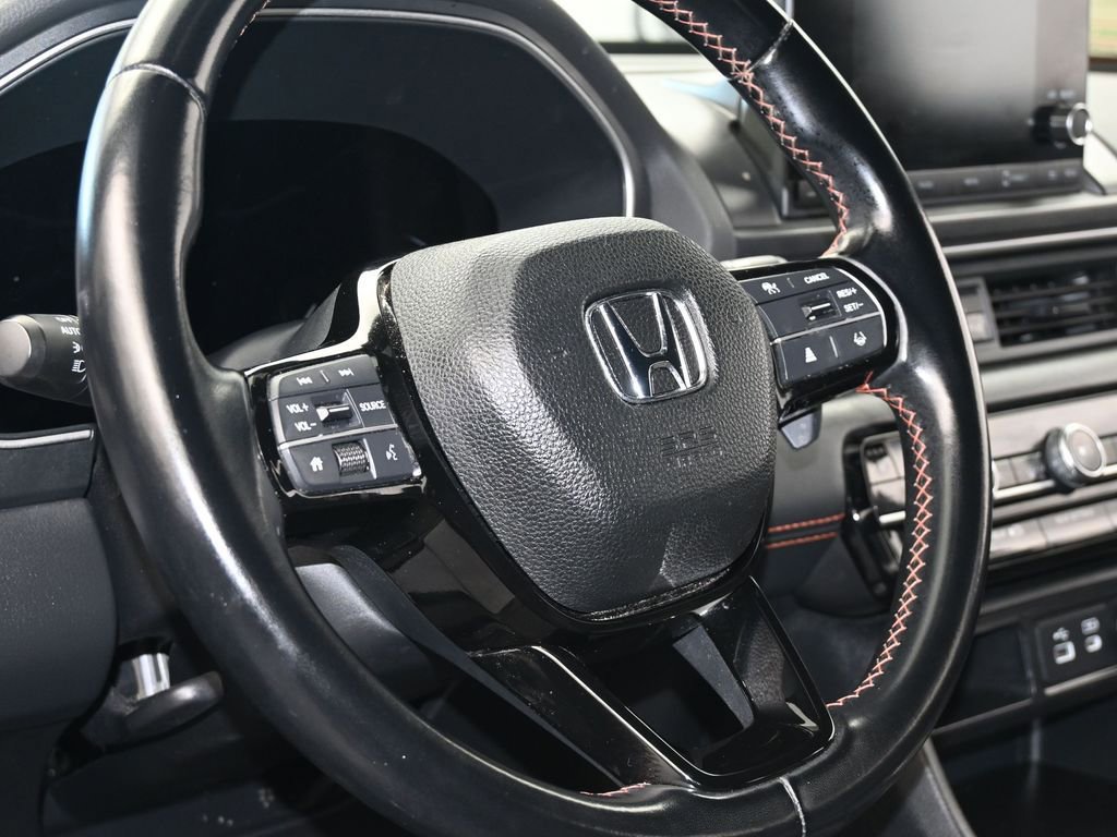 Used 2023 Honda Pilot Sport image 14