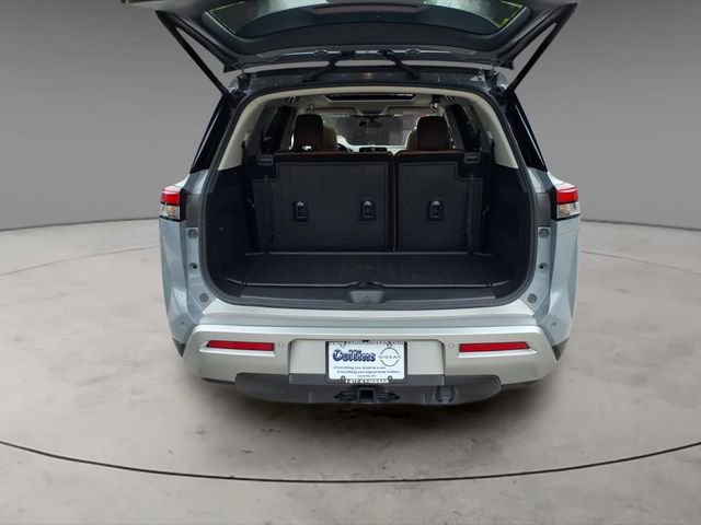 Certified 2025 Nissan Pathfinder Platinum AWD/4WD image 8