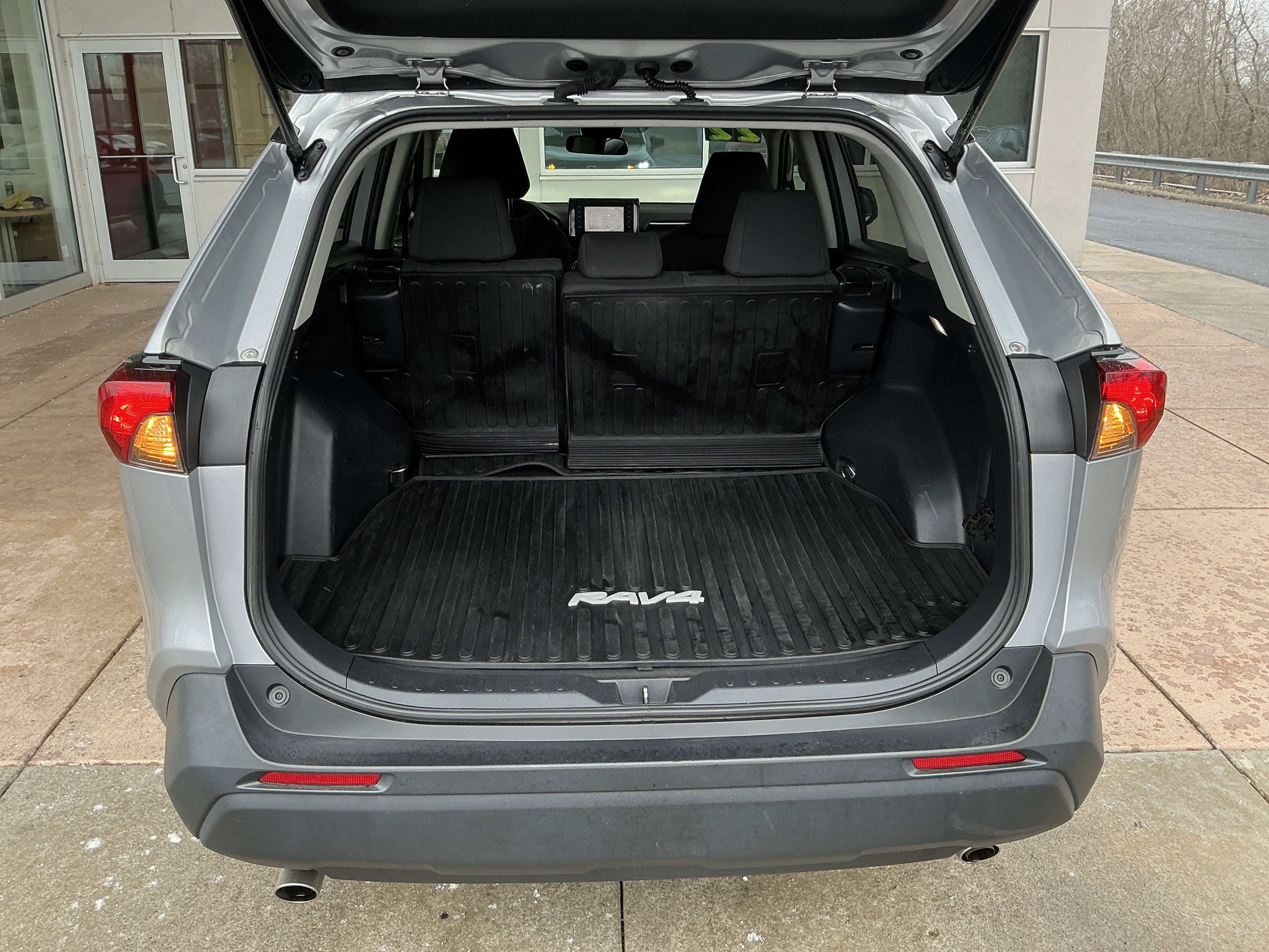 Certified 2022 Toyota RAV4 LE image 24