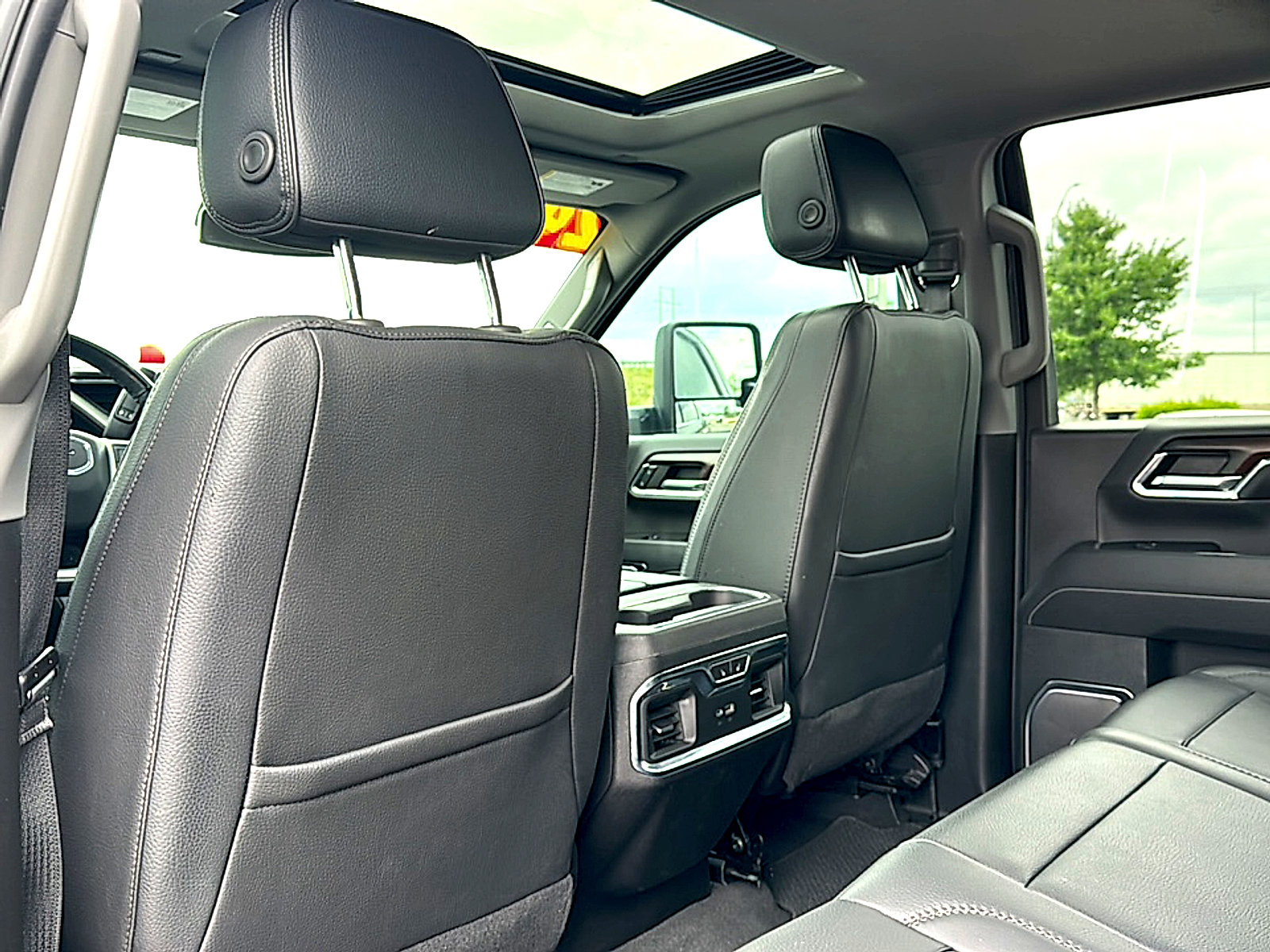 Used 2024 GMC Sierra 2500 Denali AWD/4WD image 19