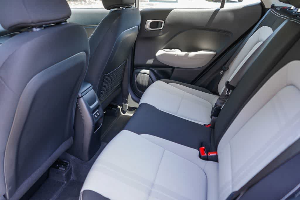 Certified 2024 Hyundai Venue SEL FWD image 18