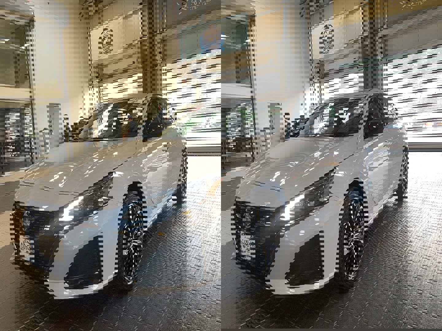 Used 2025 Nissan Altima 2.5 SR w/ SR Premium Package image 3