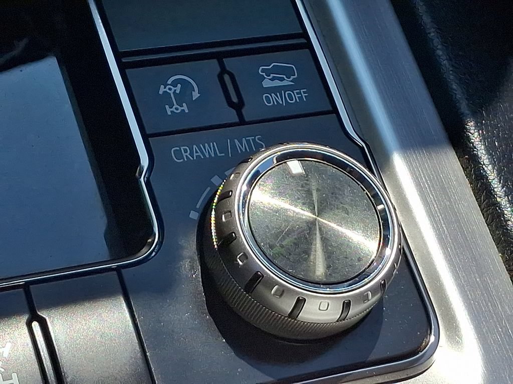 Used 2016 Toyota Land Cruiser w/ Four Season Floor Mat Package AWD/4WD image 25