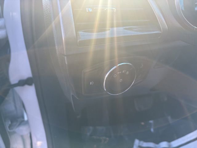 Used 2017 Ford Fusion SE w/ Fusion SE Technology Package image 24