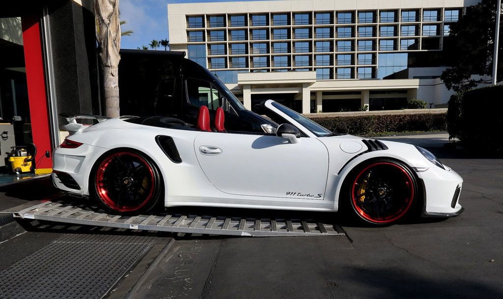 Used 2015 Porsche 911 Turbo S image 6