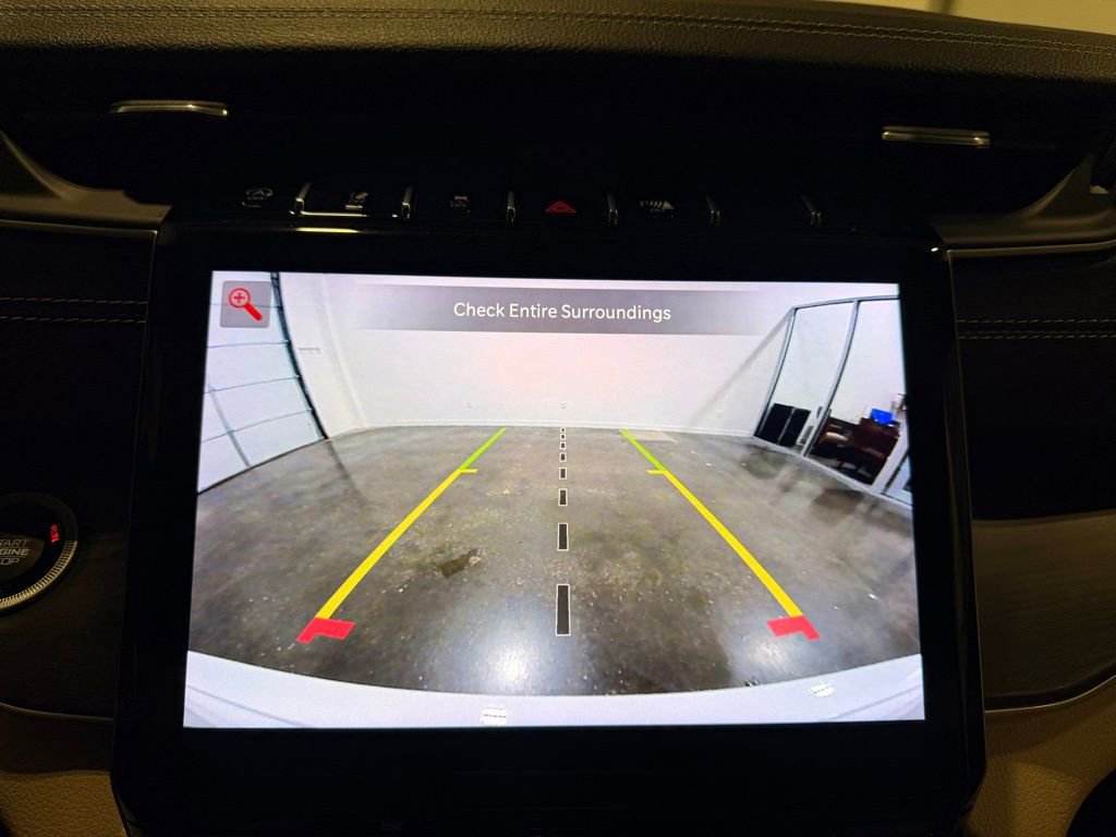 Used 2023 Jeep Grand Cherokee Limited AWD/4WD image 21