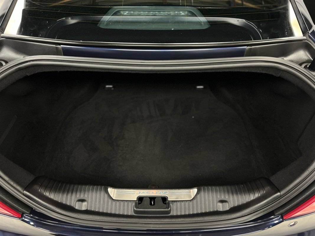 Used 2015 Jaguar XJ AWD/4WD image 38