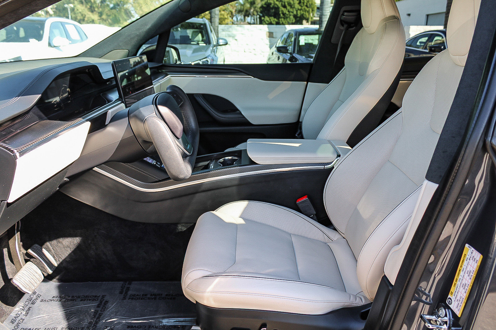 Used 2022 Tesla Model X Plaid image 17