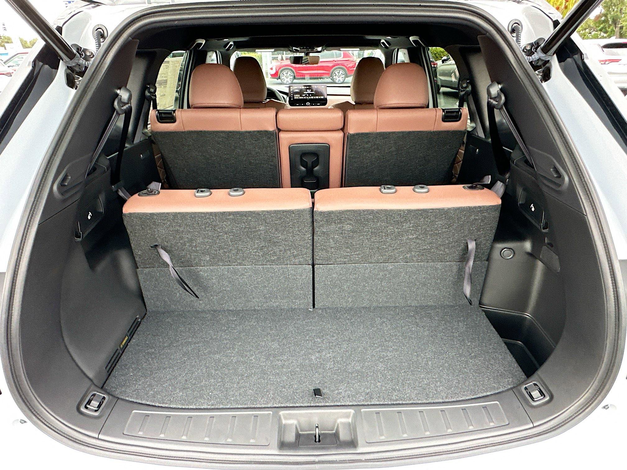New 2025 Mitsubishi Outlander SEL image 5