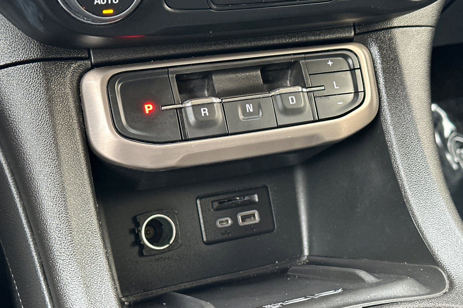 Certified 2023 GMC Acadia Denali image 30