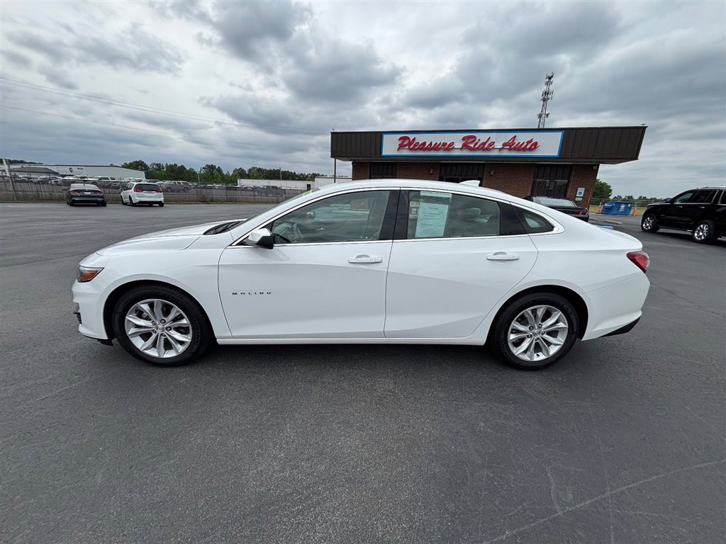 Used 2022 Chevrolet Malibu LT FWD image 3