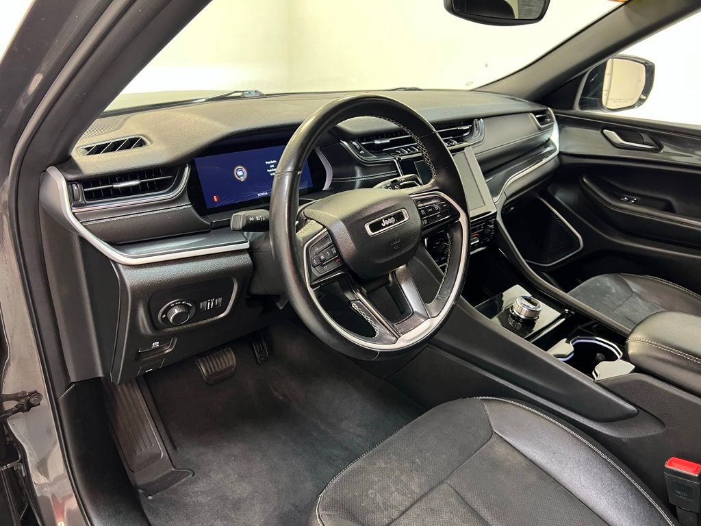 Used 2022 Jeep Grand Cherokee Altitude image 16