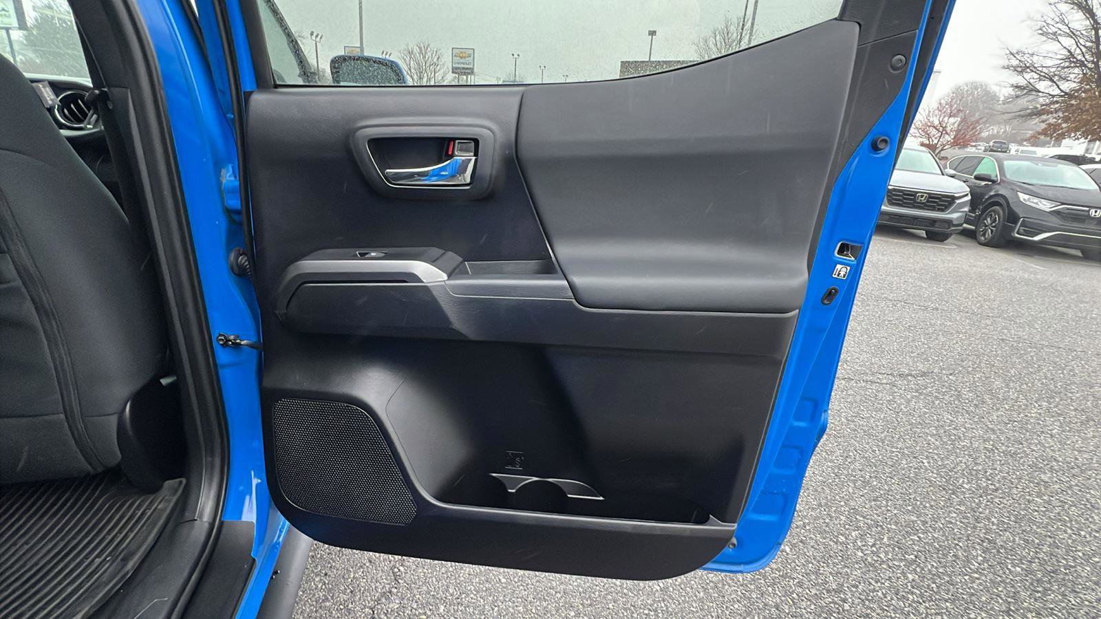 Used 2020 Toyota Tacoma TRD Sport image 14