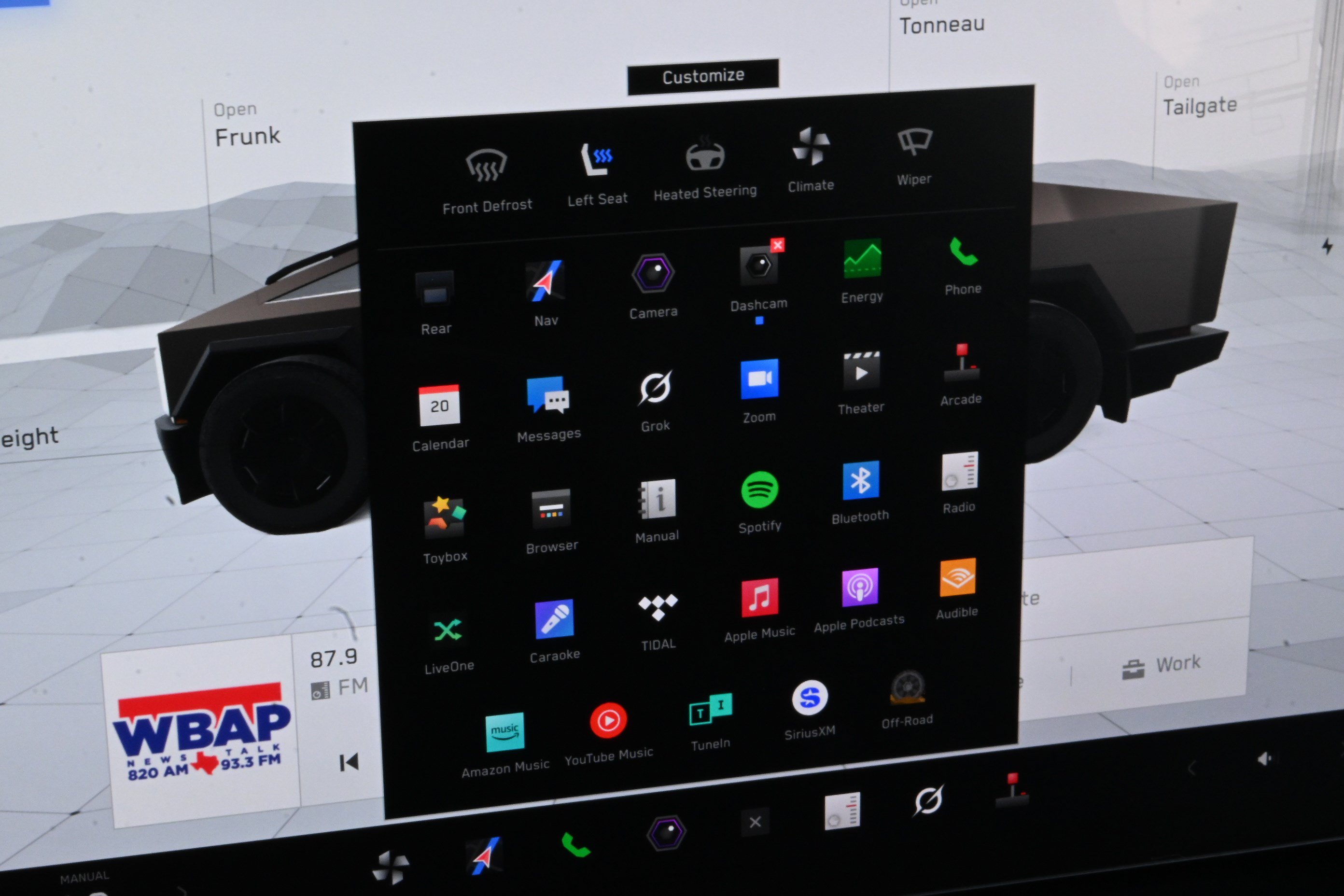 Used 2025 Tesla Cybertruck AWD Crew Cab image 17