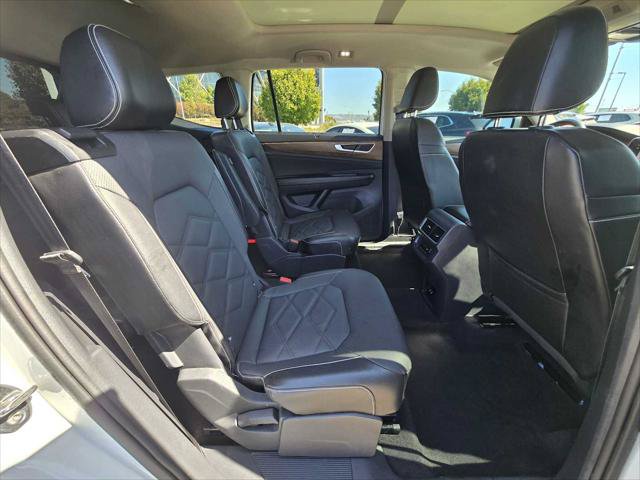 Used 2024 Volkswagen Atlas SE FWD image 12