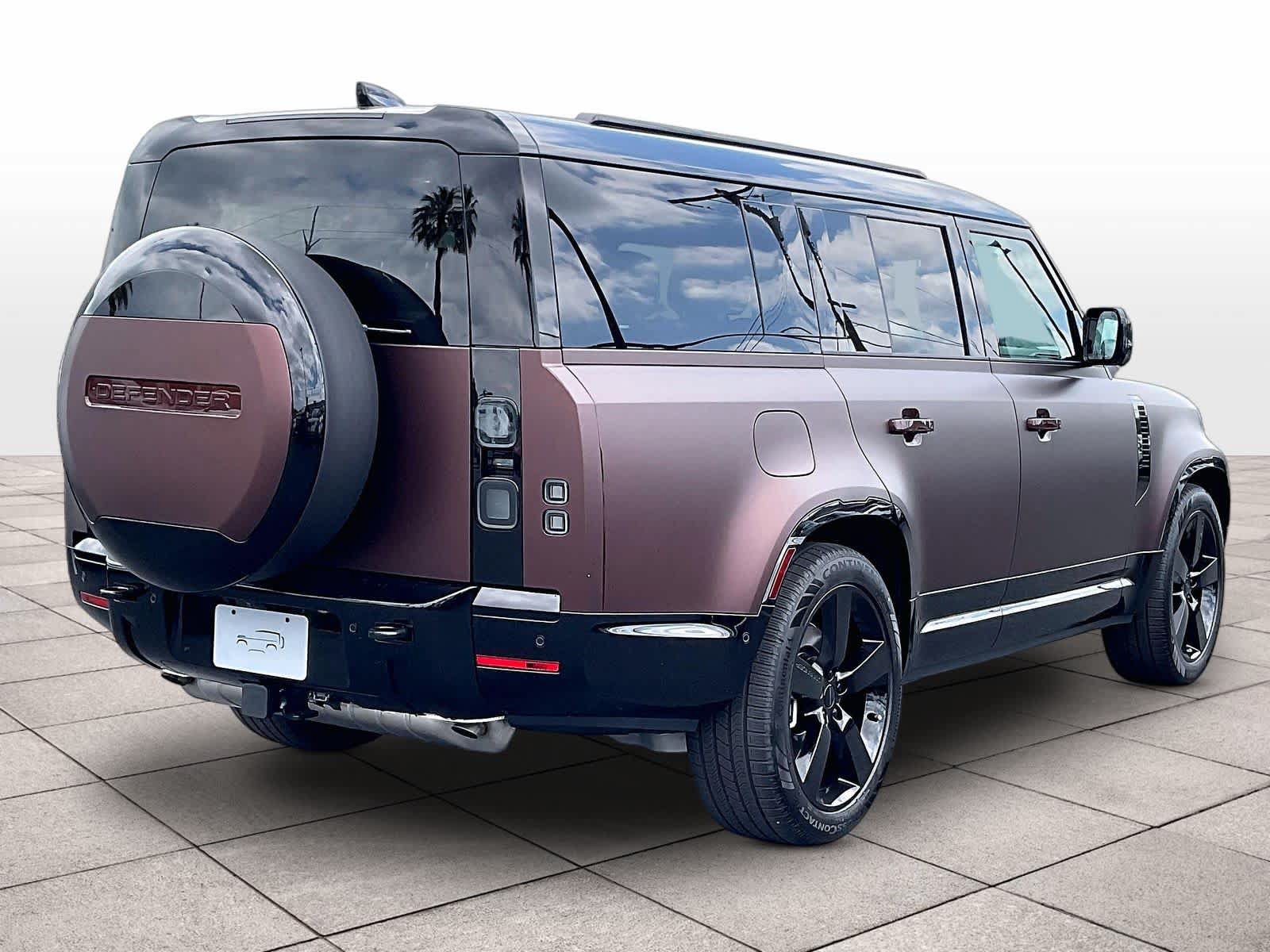 New 2026 Land Rover Defender 130 X-Dynamic SE AWD/4WD image 4