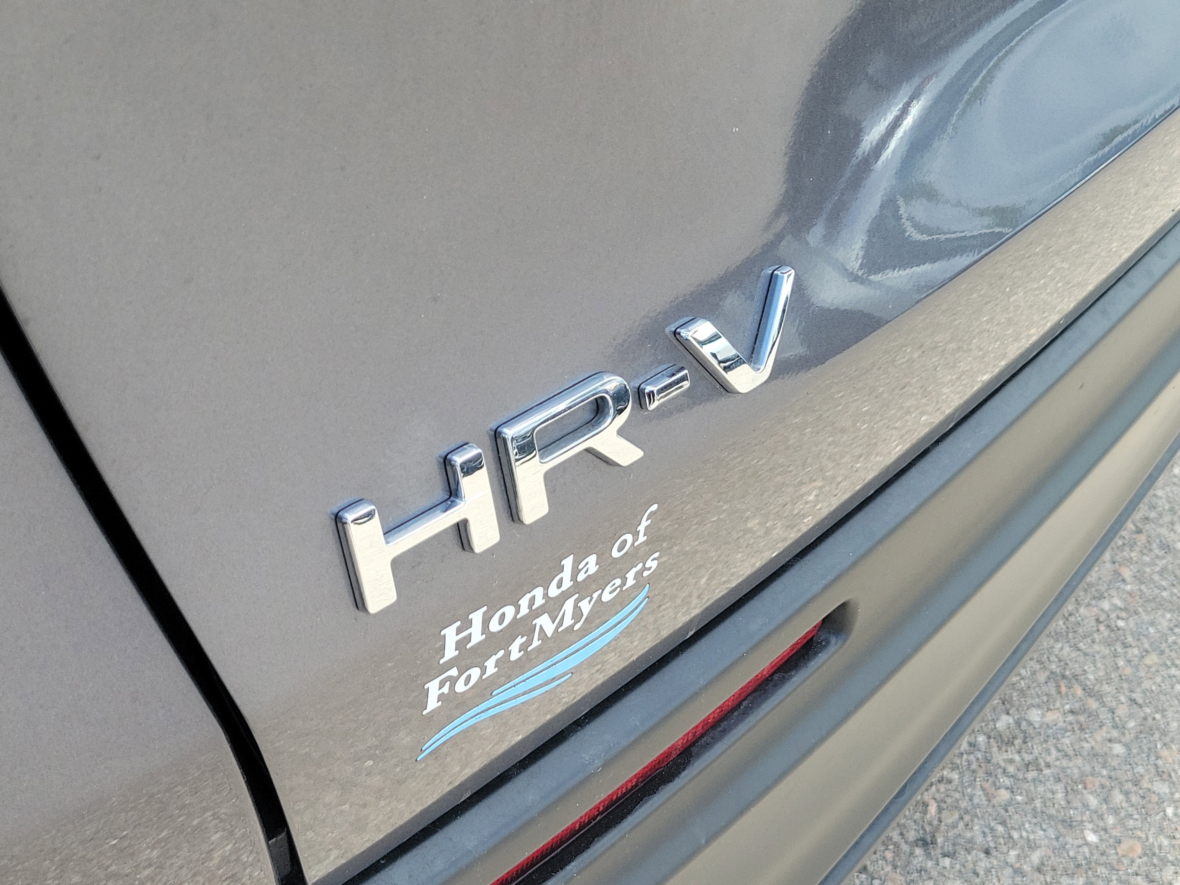 Used 2023 Honda HR-V LX image 11