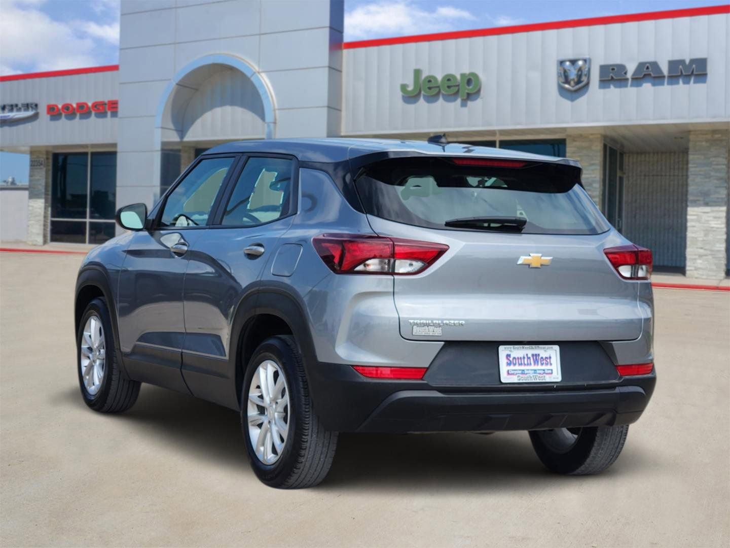 Used 2024 Chevrolet TrailBlazer LS image 4