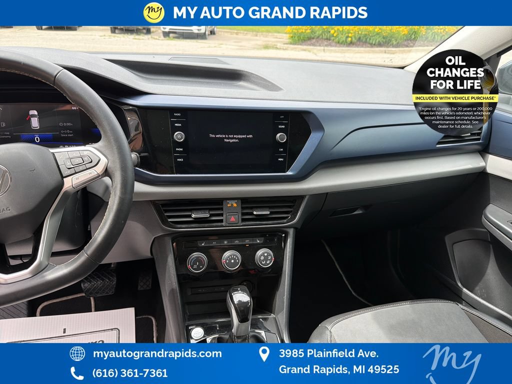 Used 2023 Volkswagen Taos SE w/ Panoramic Sunroof Package AWD/4WD image 19