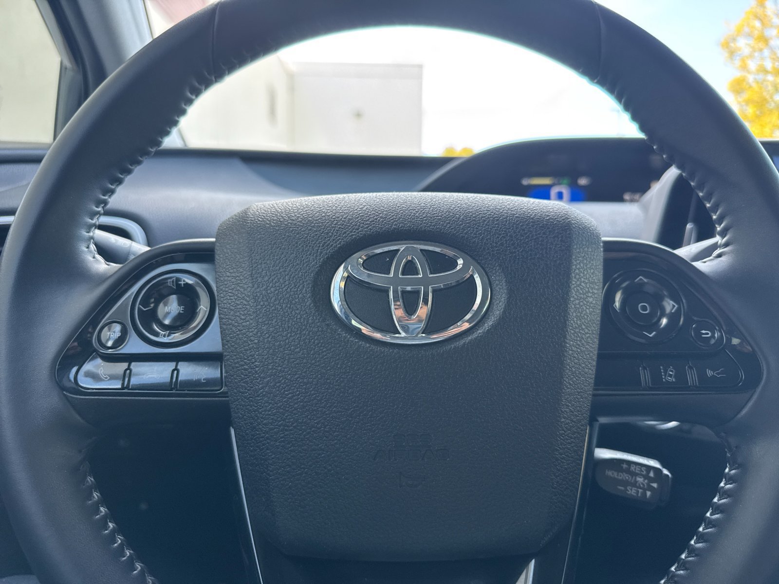 Used 2022 Toyota Prius Prime XLE FWD image 24