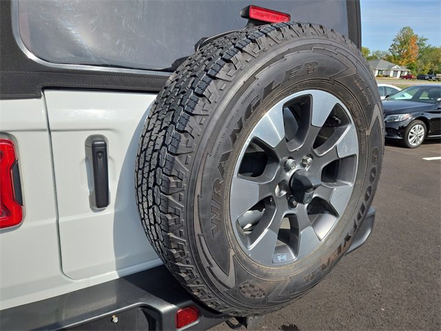 Used 2021 Jeep Wrangler Unlimited Sahara w/ Dual Top Group image 38