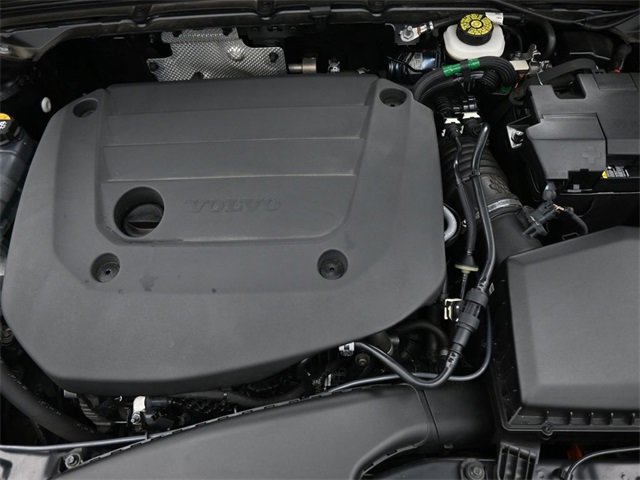 Used 2024 Volvo XC40 B5 Plus w/ Protection Package Premier image 35