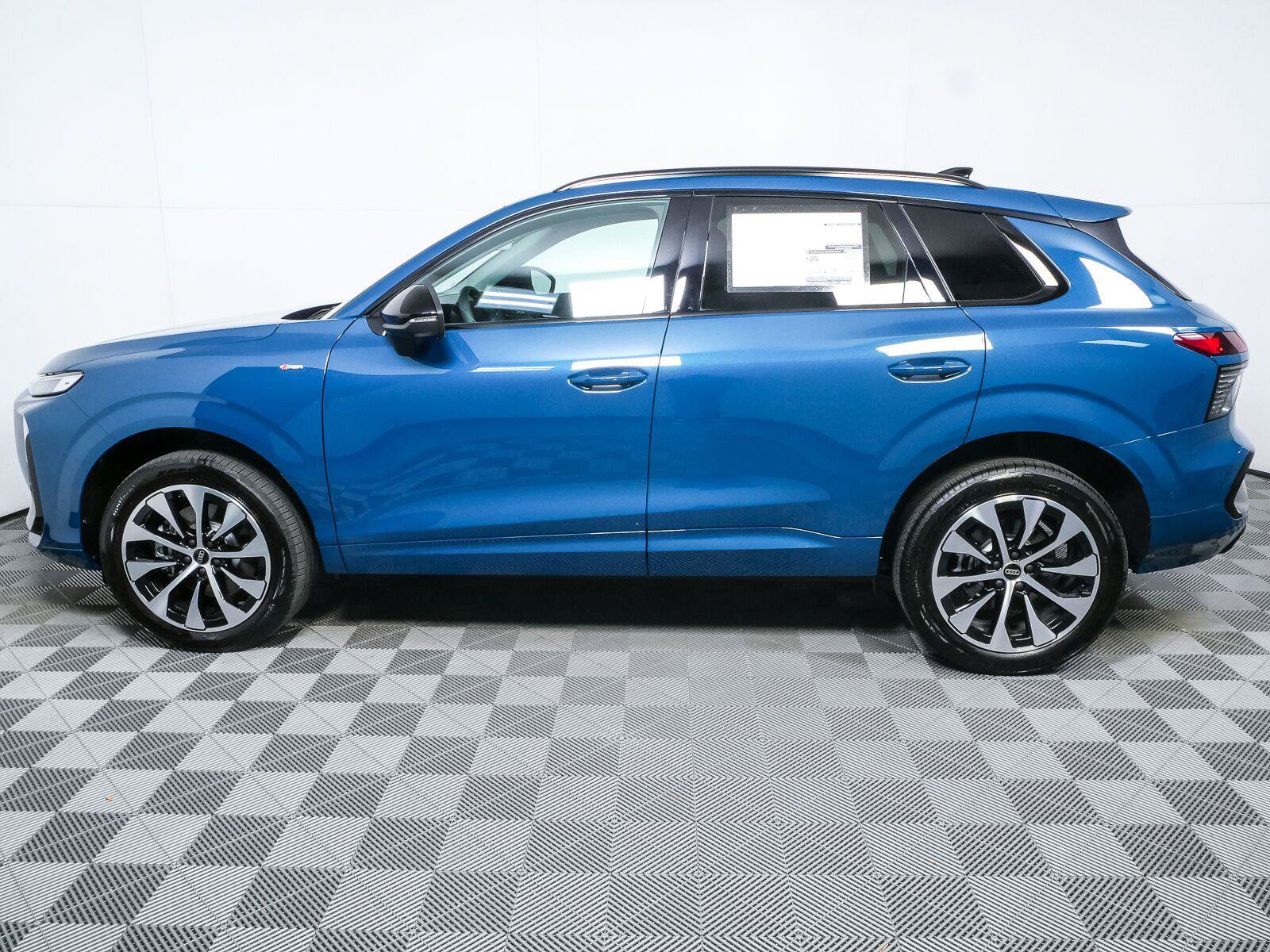 New 2026 Audi Q3 quattro 2.0T AWD/4WD image 28