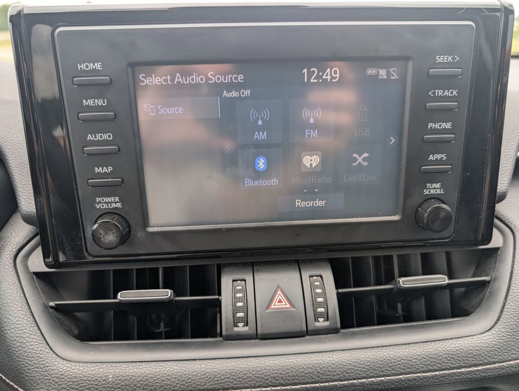 Used 2019 Toyota RAV4 XLE Premium FWD image 26
