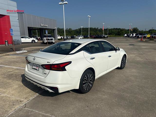 Certified 2024 Nissan Altima 2.5 SV w/ SV Premium Package AWD/4WD image 7