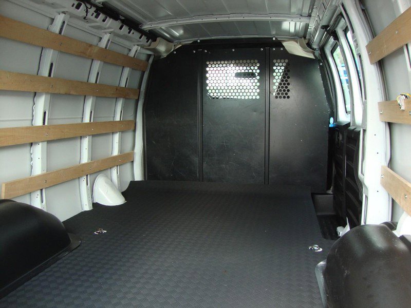 Used 2023 GMC Savana 2500 w/ Driver Convenience Package image 4