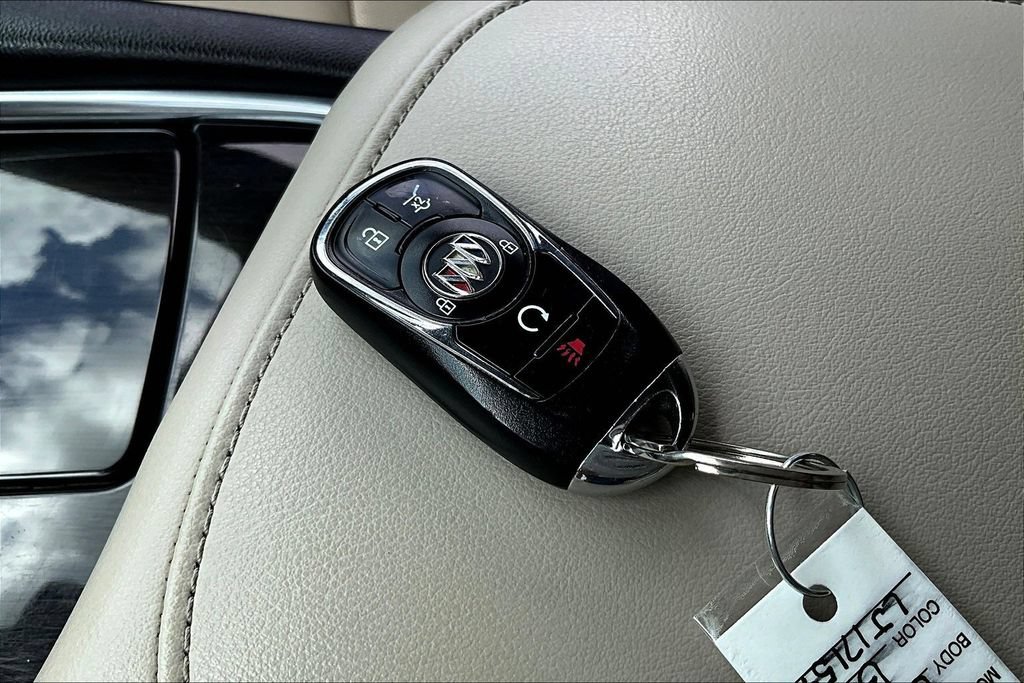 Used 2020 Buick Enclave Essence w/ Sound and Sites Package FWD image 38