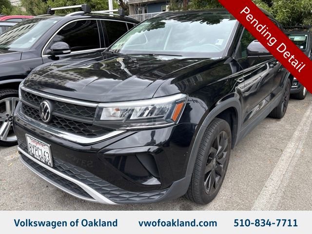 Certified 2022 Volkswagen Taos SE w/ Panoramic Sunroof Package