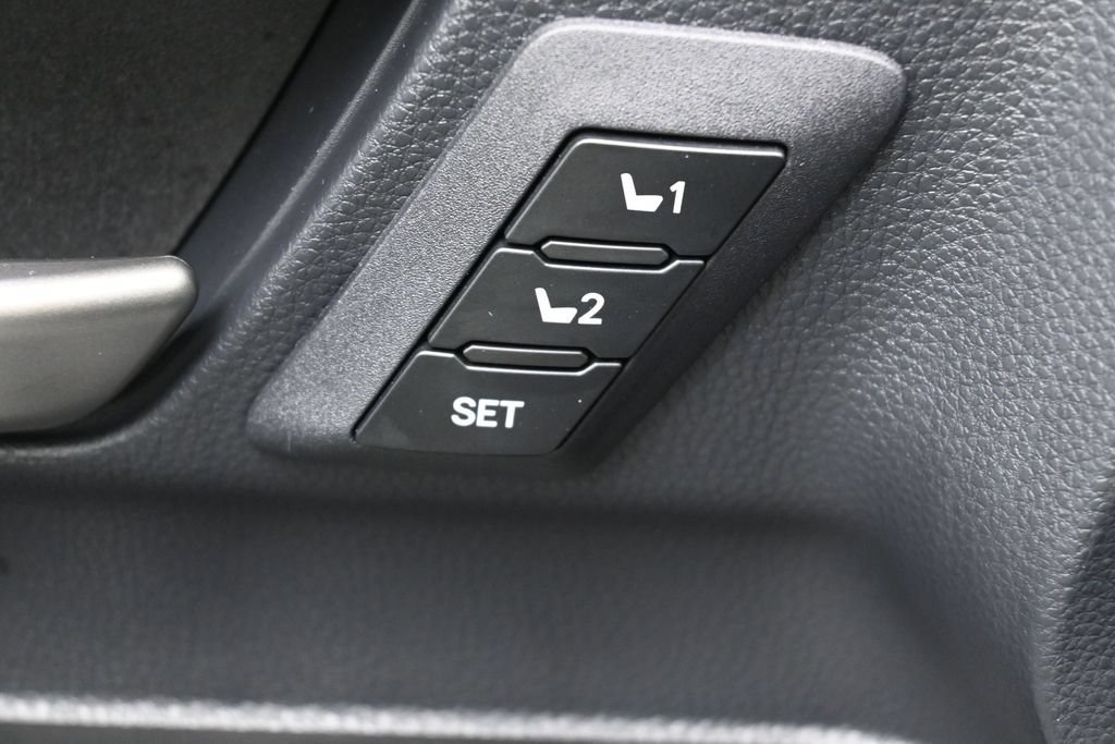 Used 2025 Toyota 4Runner Limited AWD/4WD image 14