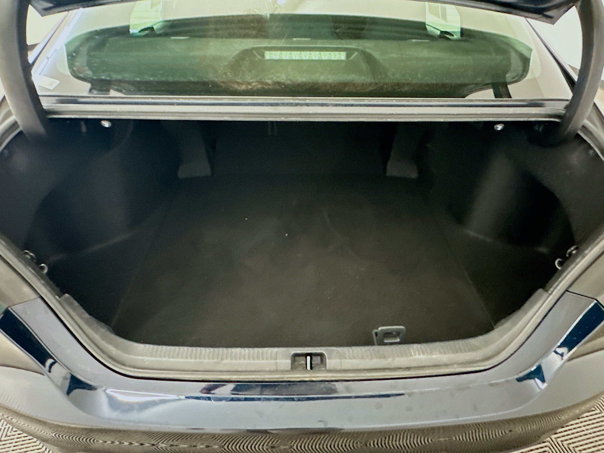 Used 2018 Toyota Camry LE FWD image 29