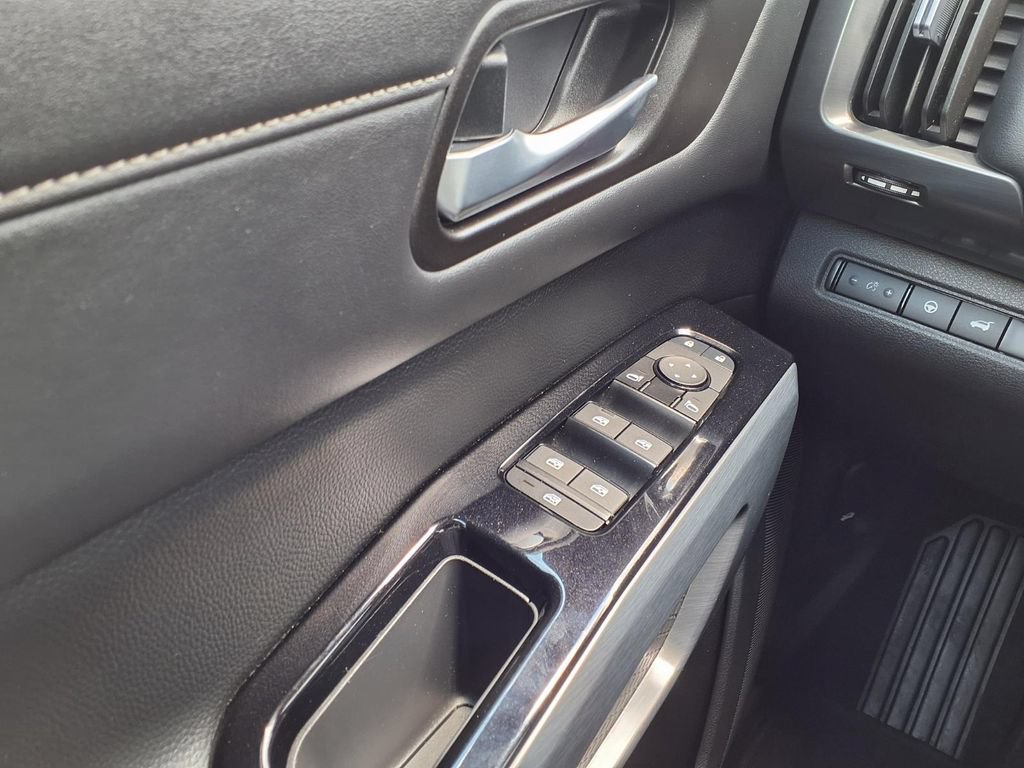 Used 2024 Nissan Pathfinder SL w/ SL Premium Package FWD image 18
