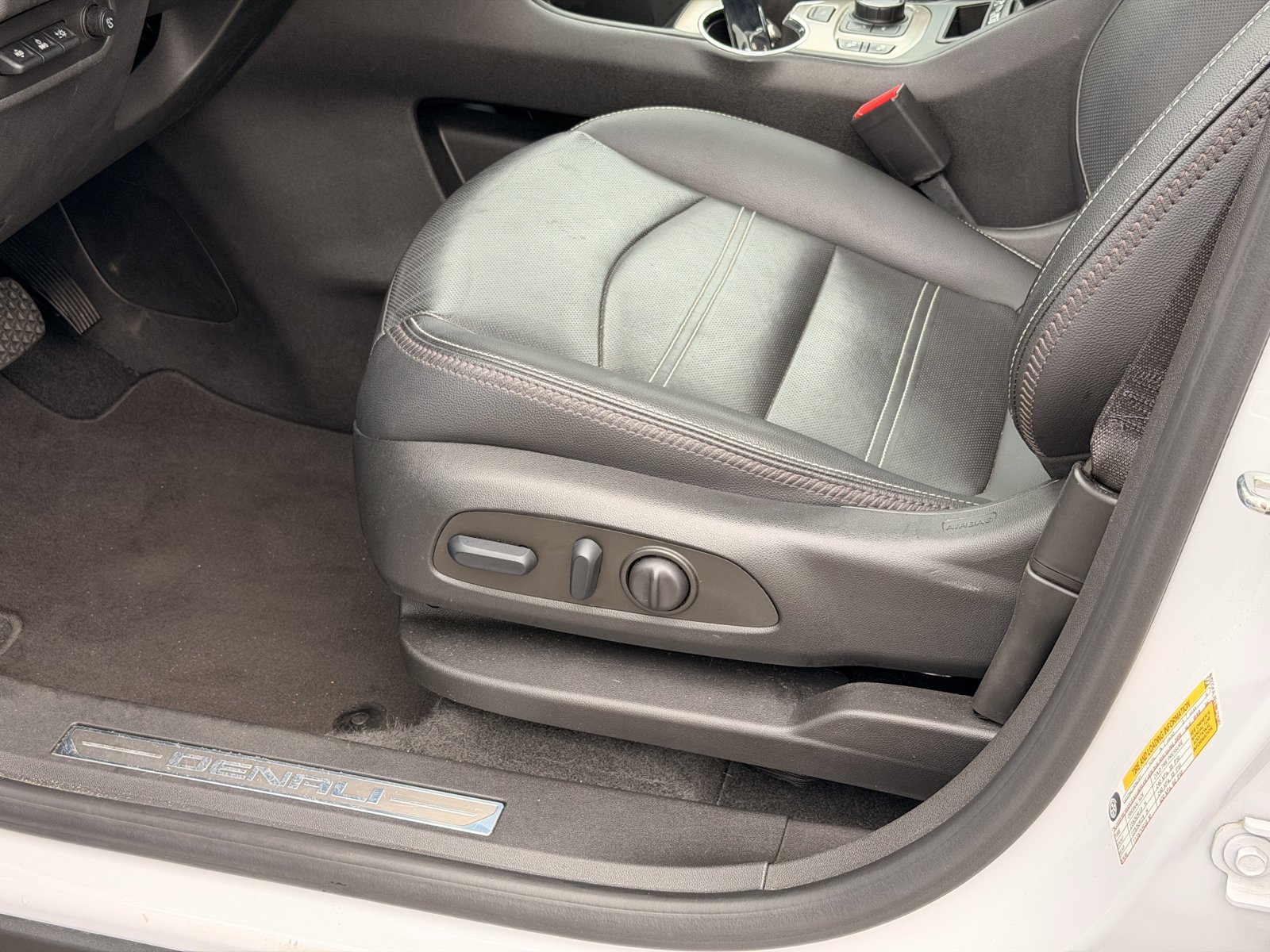 Used 2022 GMC Terrain Denali AWD/4WD image 15