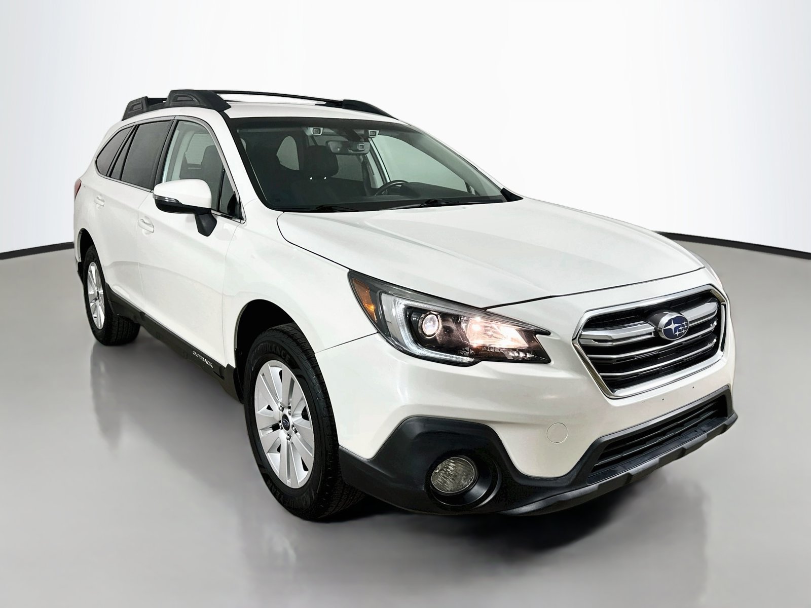 Used 2018 Subaru Outback 2.5i Premium AWD/4WD image 3