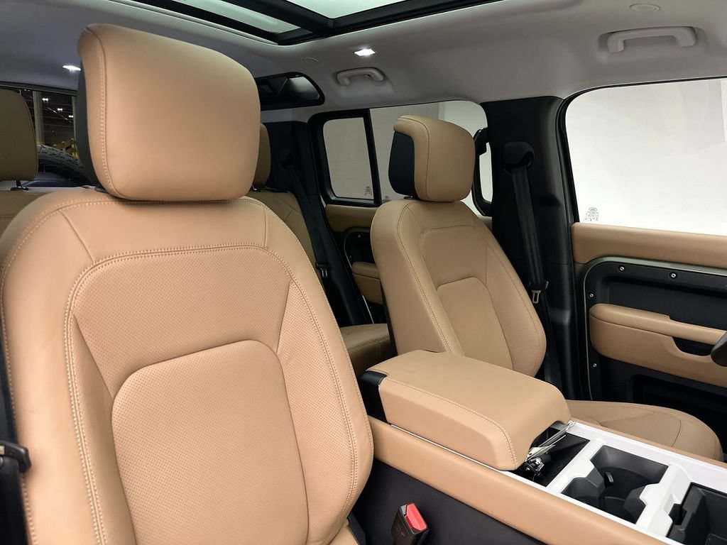 Certified 2025 Land Rover Defender 110 S AWD/4WD image 5