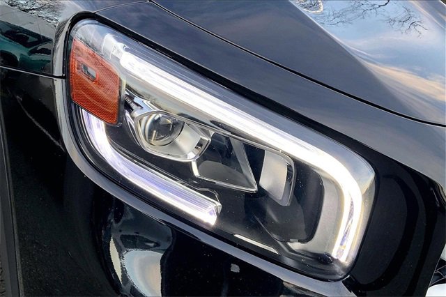 Used 2020 Mercedes-Benz GLB 250 4MATIC image 24