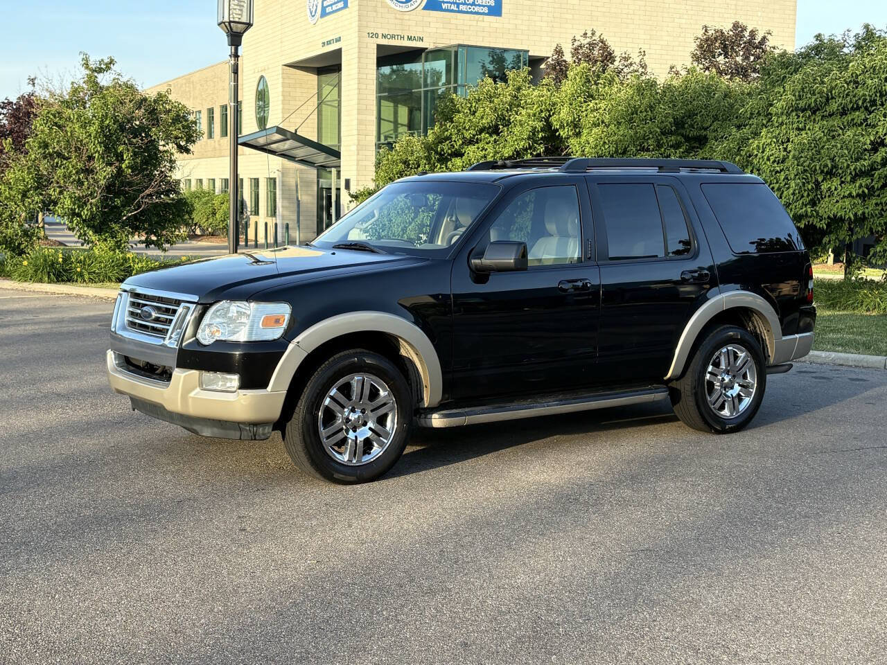Used 2010 Ford Explorer Eddie Bauer AWD/4WD image 19