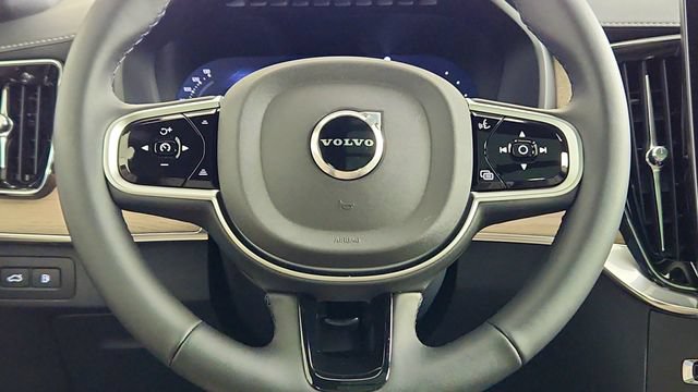 New 2026 Volvo XC90 T8 Plus w/ Protection Package Premier AWD/4WD image 25