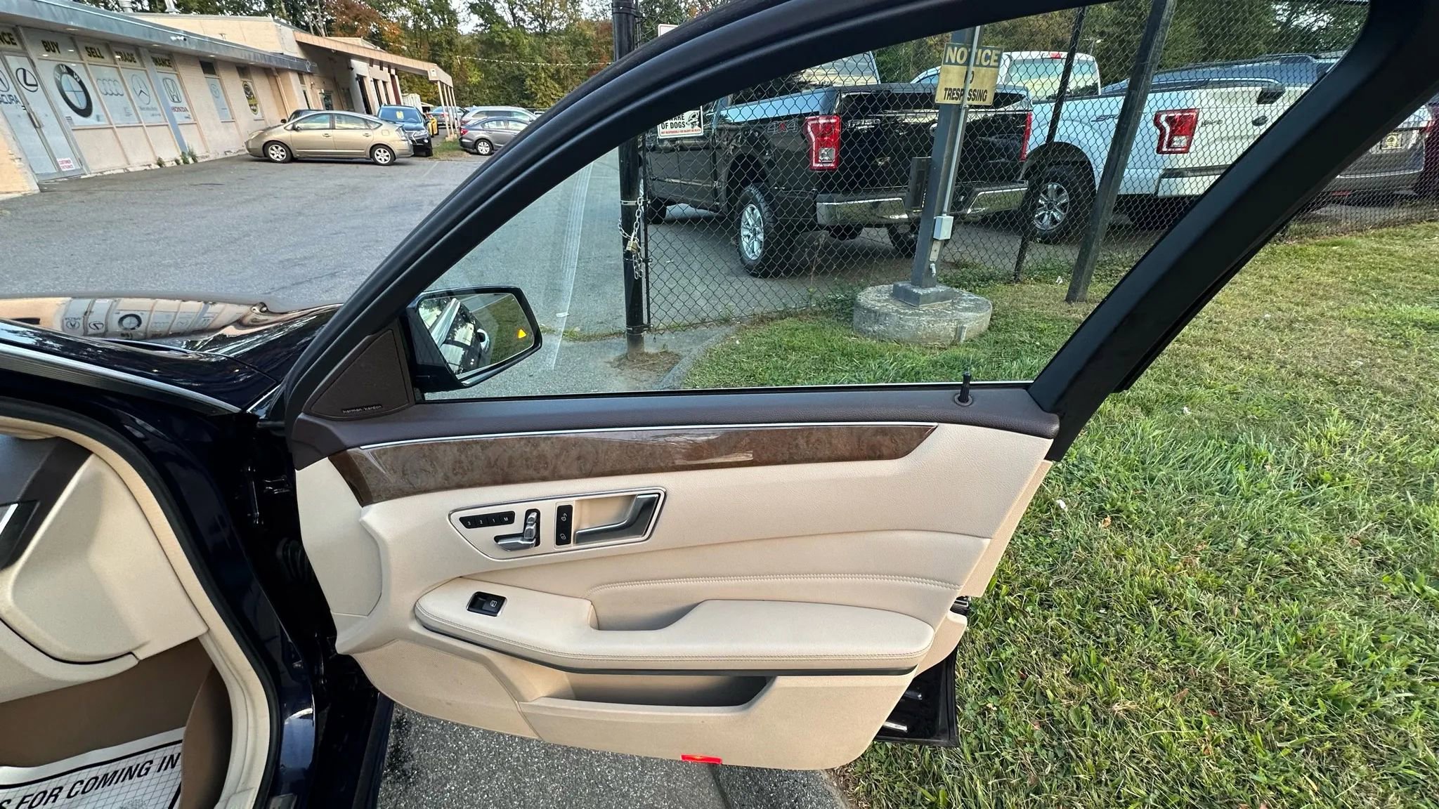 Used 2016 Mercedes-Benz E 350 4MATIC Sedan image 40