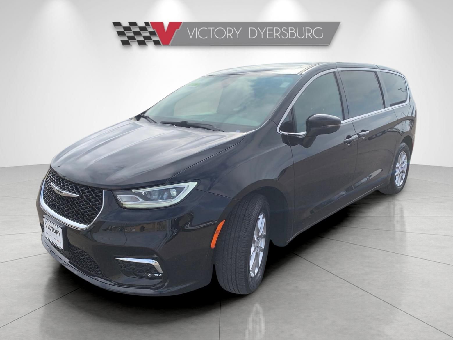Used 2025 Chrysler Pacifica Select FWD image 4