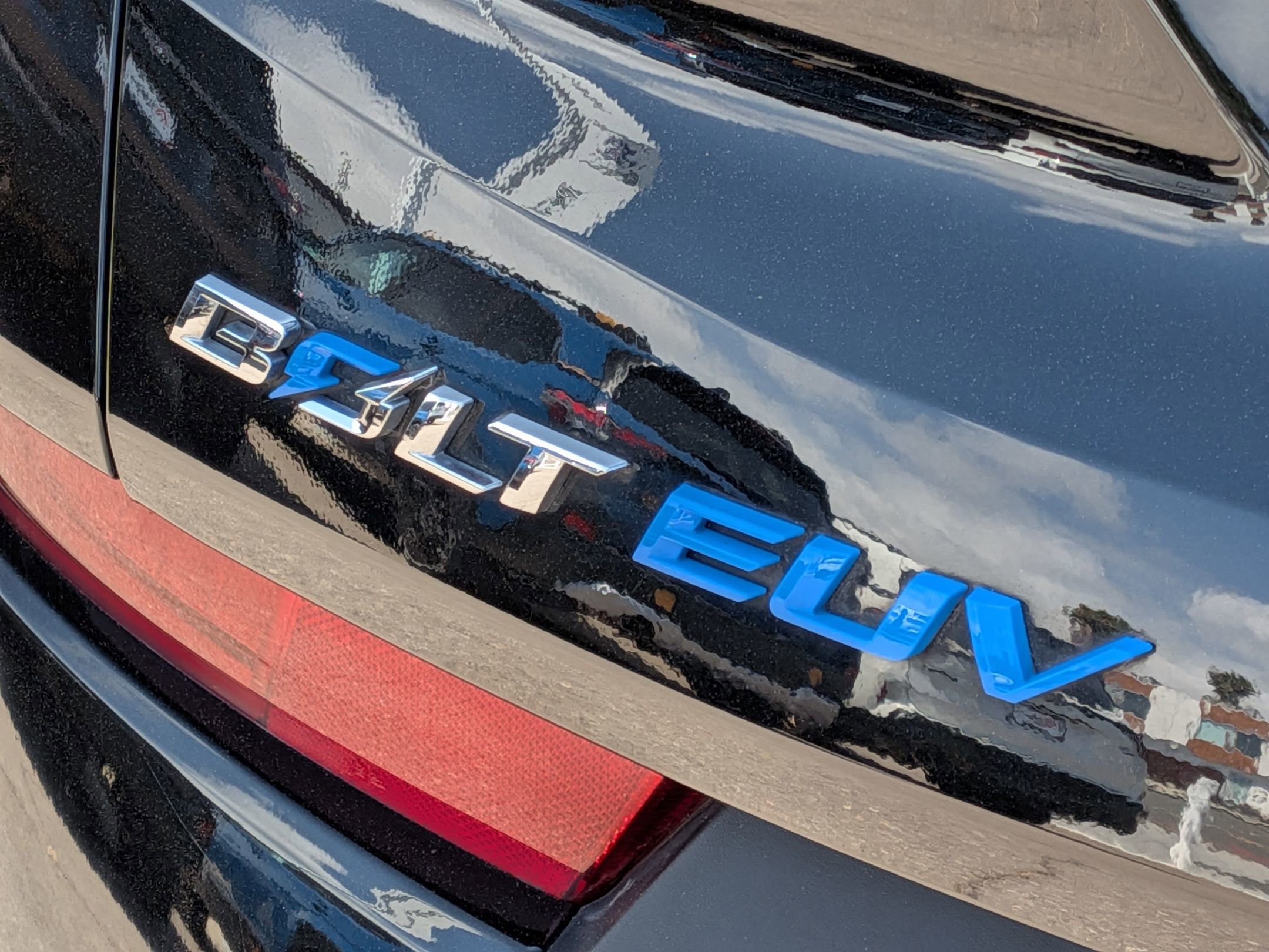 Used 2022 Chevrolet Bolt EUV LT w/ Convenience Package FWD image 29