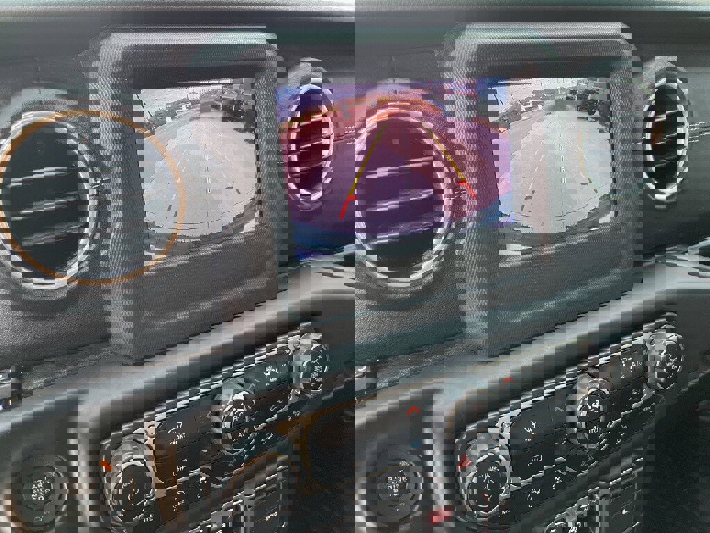 Used 2018 Jeep Wrangler Unlimited Sahara image 10