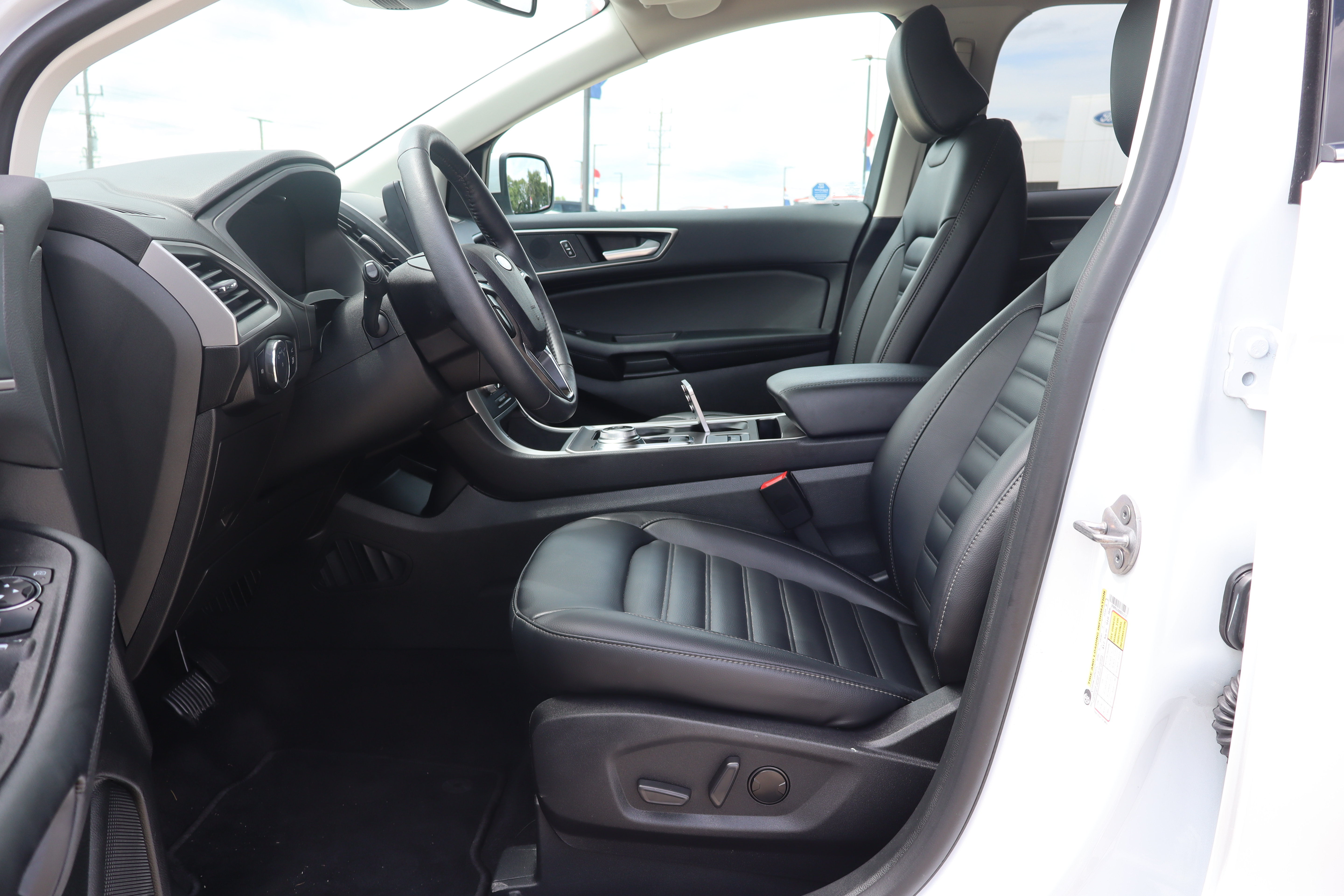 Used 2024 Ford Edge SEL w/ Convenience Package AWD/4WD image 10