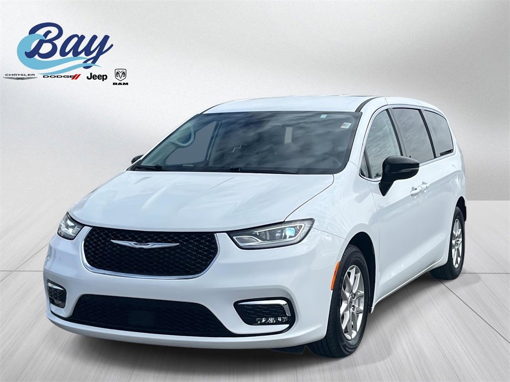 Used 2024 Chrysler Pacifica Touring-L