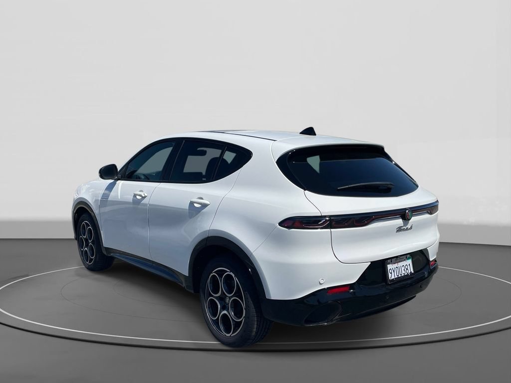 Used 2025 Alfa Romeo Tonale w/ Premium Package AWD/4WD image 4