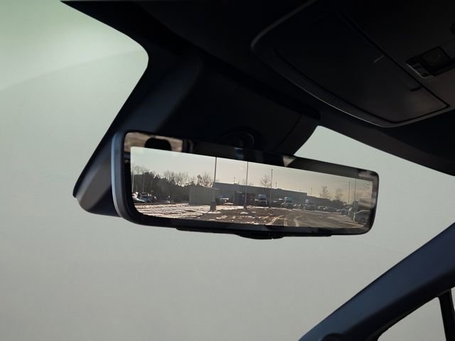 Used 2025 Toyota Sienna Limited image 37